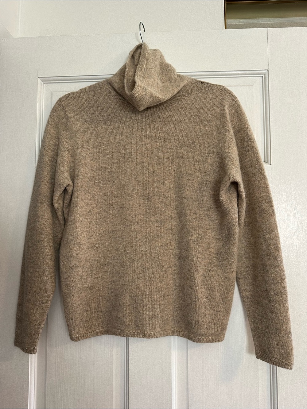 Uniqlo Beige Gray 100% Wool Turtleneck Sweater Size XS/S
